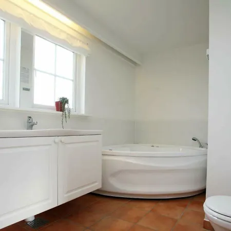 Three-bedroom Holiday In 1 Vejby