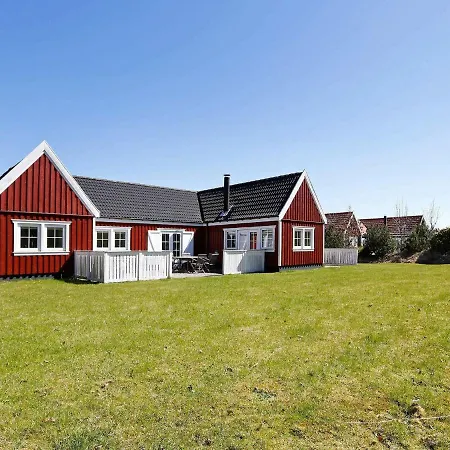 Three-bedroom Holiday In 1 Vejby
