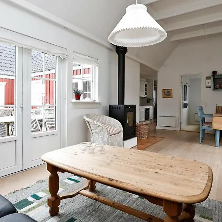 Three-bedroom Holiday In 1 * Vejby