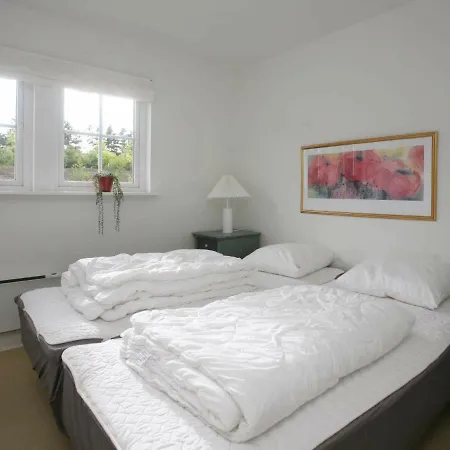 Three-bedroom Holiday In 1 Vejby